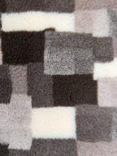 Load image into Gallery viewer, Vet Bed